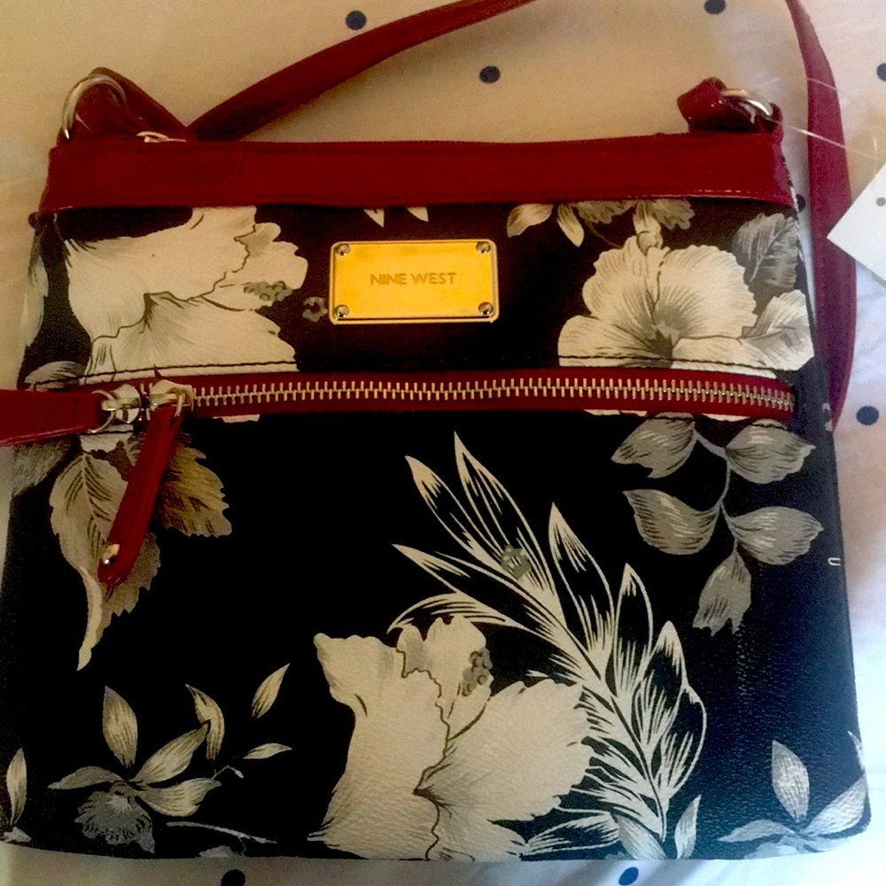 Nine West black and white floral crossbody